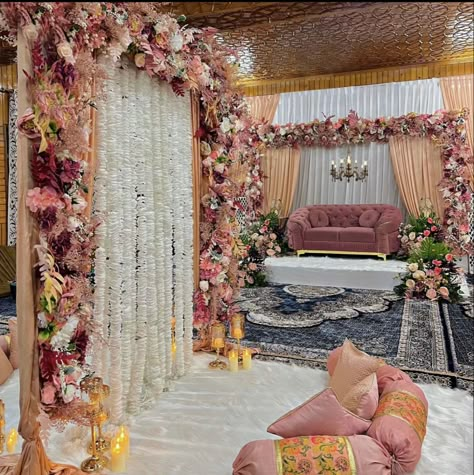 Wedding Decor Pakistani, Nikkah Flower Partition, Nikah Partition Decor, Nikkah Partition, Backyard Nikkah, Nikkah Theme, Nikah Decoration, Nikkah Aesthetic, Pakistani Wedding Stage