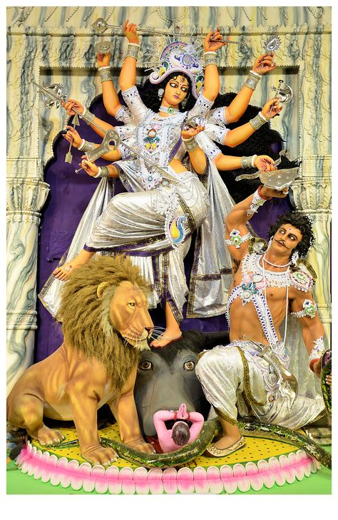 Kolkata Durga Puja, Durga Puja Kolkata, Puja Pandal, Maa Durga Photo, Devi Images, Ma Durga, Durga Ji, Saraswati Goddess, Durga Painting