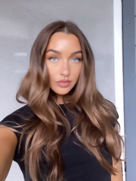 Sammy Robinson Hair Brown, Sammy Robinson Hair, Shannon Brown, Sammy Robinson, Brown Hair Looks, Brown Hair Blue Eyes, Brown Hair Inspo, Brunette Hair With Highlights, Dirty Blonde Hair