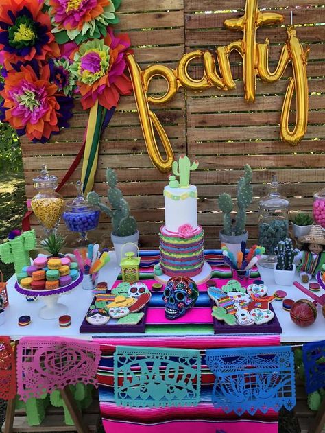 Bar Decorating Ideas, Mexican Birthday Party, Mexican Theme Party Decorations, Boy 16th Birthday, Mexican Baby Shower, Mexican Birthday Parties, Fiesta Cake, Moms 50th Birthday, Mexican Party Decorations