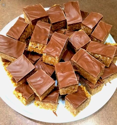 My Delish Recipes Bite Size Brownies, Raspberry Bites, Snickers Brownies, Scotcheroos Recipe, Snicker Brownies, Desserts Low Carb, Resep Brownies, Bar Desserts, Keto Candy