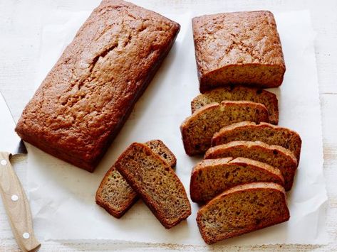 Famous Banana Bread Recipe, Walnut Bread Recipe, Perfect Banana Bread, Banana Walnut Bread, Tyler Florence, Walnut Bread, Banana Walnut, Easy Banana Bread Recipe, Best Banana Bread