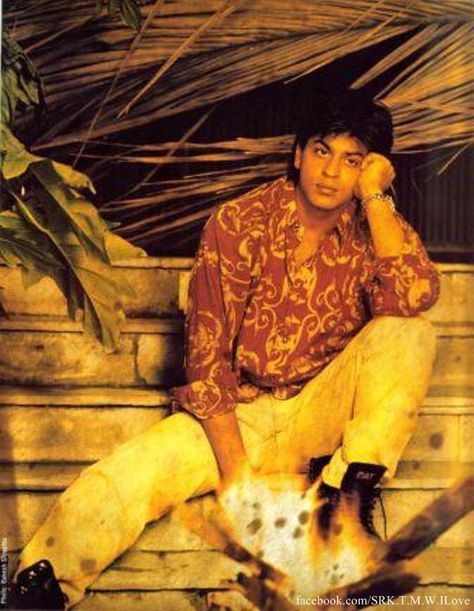 SRK -looking dreamy Vintage Bollywood Outfits, Disney Pop Art, Bollywood Outfits, King Of Hearts, Vintage Bollywood, Album Cover Design, Shah Rukh Khan, Hot Shots, Face Photo