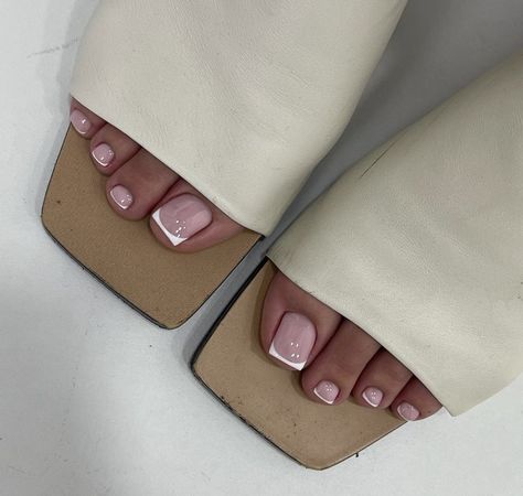 French Manicure Toes, French Toe Nails, French Pedicure, Pedicure Ideas, Gel Toe Nails, Acrylic Toe Nails, Toe Nail Color, Pedicure Designs, Casual Nails