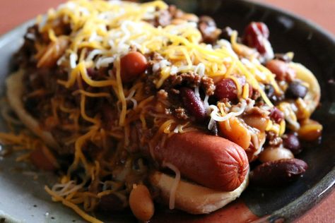 Cinco de Mayo Party Ideas Southwestern Chili Dog - Recipe - www.ceceliasgoodstuff.com Easy Hot Dog Chili, Southwestern Chili, Chili Dog Chili Recipe, Hotdog Chili Recipe, Chili Fries, Hot Dogs Recipes, Chili Dog, Hot Dog Chili, Chili Cheese Dogs