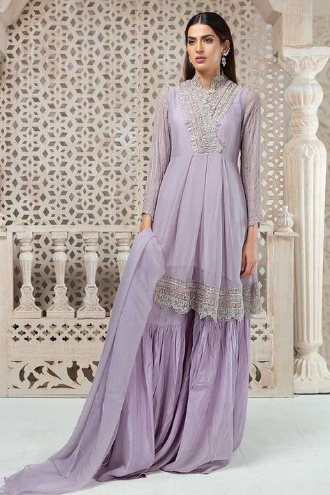 Purple Gharara, Hairstyles Mehndi, Eid Looks, Eid Fashion, Eastern Fashion, Trendy Outfits Indian, Anarkali Salwar, Suit Blue, Desi Clothes