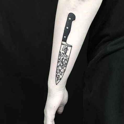 Russell Winter Knife Tattoo Design, Larkspur Flower Tattoos, Cooking Tattoo, Culinary Tattoos, Chef Tattoo, Knife Tattoo, Back Of Shoulder Tattoo, 1 Tattoo, Pocket Knives