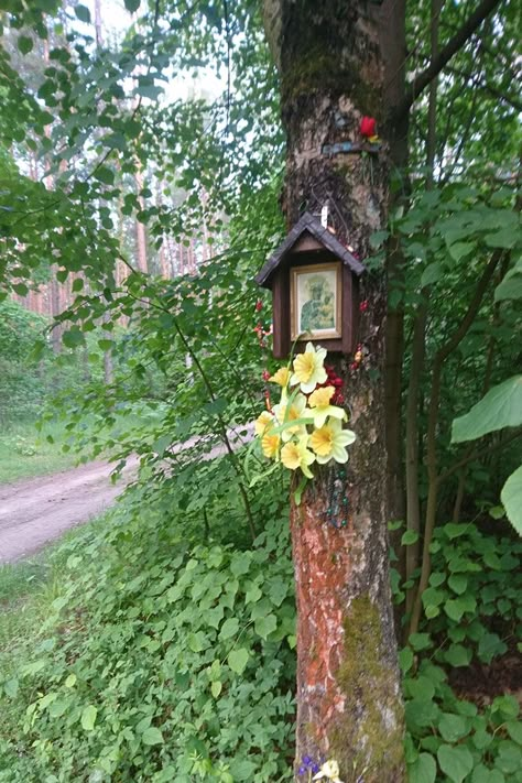 The Layered Meanings of Poland’s Wayside Shrines | Smithsonian Folklife Outdoor Shrines And Altars Ideas, Our Lady Of Czestochowa Poland, Outdoor Prayer Space, Outdoor Shrine, Garden Shrine, Wayside Shrine, Folk Catholicism, Marian Garden, Shrine Ideas