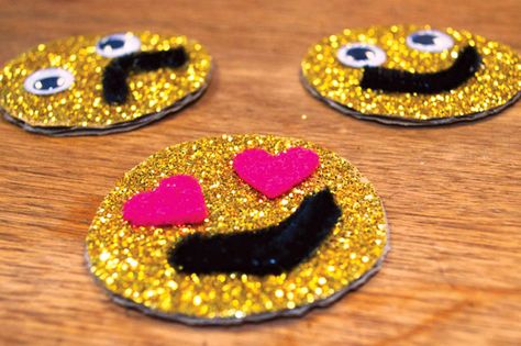 Your child's creativity will sparkle with these fun glitter crafts. Homemade Teacher Gifts, Child Activities, Felt Squares, Glitter Crafts, Magazines For Kids, Crafts For Kids To Make, Glitter Paper, Gifts For Teachers, Easy Crafts For Kids