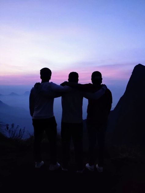 The ethereal sunrise over misty mountains in Munnar is a definite bucket list item should you be in Kerala! Friendship Photos, Download Wallpaper Hd, Misty Mountains, Army Girlfriend Pictures, Silhouette Painting, Munnar, Picsart Background, Cute Couple Poses, Take Better Photos