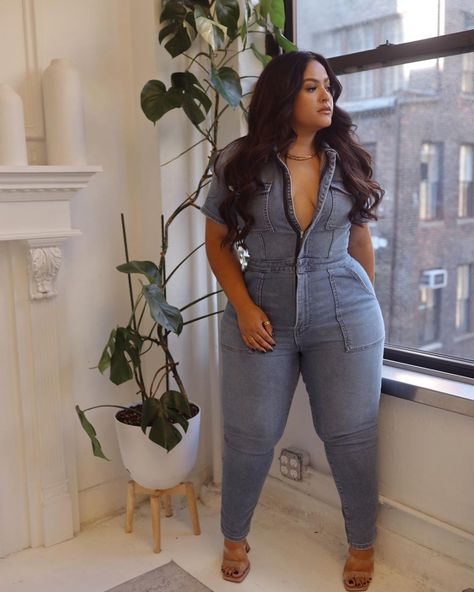 KRISTAL HEREDIA (@kristalheredia) • Instagram photos and videos Crop Sweater Vest, Plus Size Baddies, Carport Ideas, Plus Size Baddie, Plus Size Baddie Outfits, My Outfit, Pinterest Outfits, Crop Sweater, Knit Crop