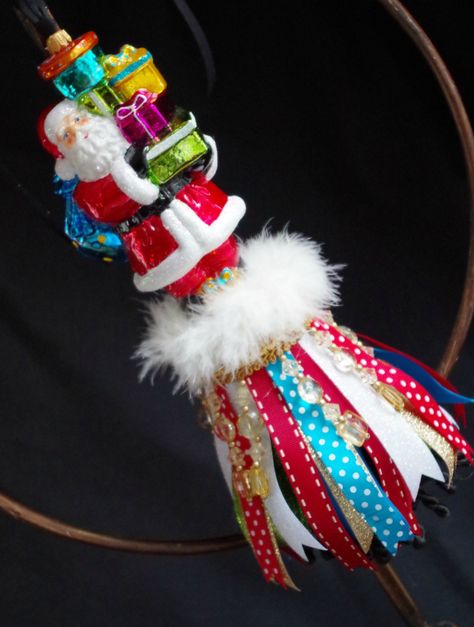 Santa Claus Decorative Tassel Ornament Ribbon Tassel Fringe Tassle Door Hanger by CreoDesignsForYou on Etsy Diy Tassel Ornaments, Thread Spools Crafts, Diy Salt Shaker, Christmas Tassels, Shaker Craft, Tassel Diy, Diy Tassels, Tassel Making, Ornament Ribbon