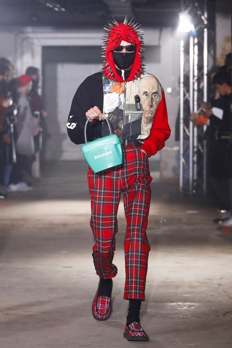 Palm Angels | Menswear - Autumn 2018 | Look 17 Modern Punk Fashion, Grunge Editorial, Milan Fashion Week Men, Punk Street Style, Mens Fashion 2018, Milan Men's Fashion Week, Modern Mens Fashion, Modern Punk, Arte Punk