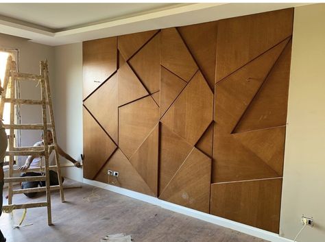 Tv Wall Cladding, Veneer Wall Panelling Design, Wall Cladding Interior, Home Decor Ideas Kitchen, Wooden Wall Design, Luxury Ceiling Design, Interior Cladding, Feature Wall Design, Decor Ideas Kitchen