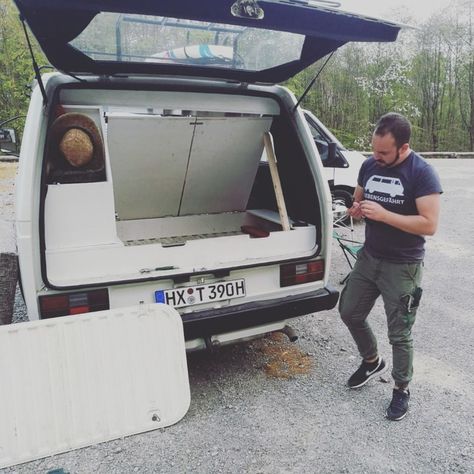 #3 – Hacki - Vans of Germany 🚐 Vw T3 Camper, T3 Bus, Vw Vanagon, Build A Camper Van, Build A Camper, Mini Camper, Vw Campervan, Camper Conversion, Vw Camper