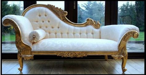 Sofa Small Chaise Sofa, Reka Bentuk Bilik Tidur, Antique Couch, French Furniture Bedroom, Golden Furniture, Lounge Chair Bedroom, Rustic Furniture Diy, Hiasan Bilik Tidur, Barn Interior