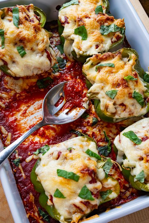 Recipe With Peppers, Lasagna Stuffed Peppers, Closet Cooking, Lasagna Ingredients, Tasty Meat, Lasagna Recipe, Peppers Recipes, Peppers And Onions, Bell Peppers