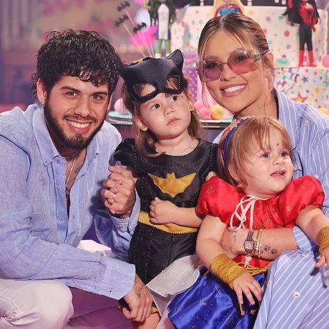 A festa de 3 anos da SUPER MARIA ALICE, filha mais velha de Zé Felipe e Virginia, foi pura perfeição!!🎉🤩✨ Com uma decoração de super-heróis, a Super Maria Alice teve uma festa inesquecível! 🌟💥 E o destaque foi para o espetacular bolo repleto de detalhes, com as mais valentes super-heroínas! 🎂👧🏻🦸‍♀️ Confira as fotos e inspire-se! 💜 . . . #festadeaniversario #supermariaalice #festamariaalice #decoracaodefesta #bolodeaniversario #superherois #superheroinas #festainfantil #aniversariomariaalic... Instagram A, Virginia, On Instagram, Instagram