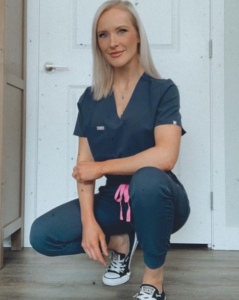 @nurse.haels on Instagram: “Small but mighty 😇 . . . #wearfigs #figs #nursing #bsn #scrublife #converse” Scrubs With Converse, Branding Photoshoot Inspiration, Figs Scrubs, Scrub Life, Small But Mighty, Nursing Career, Branding Photoshoot, Photoshoot Inspiration, Scrubs