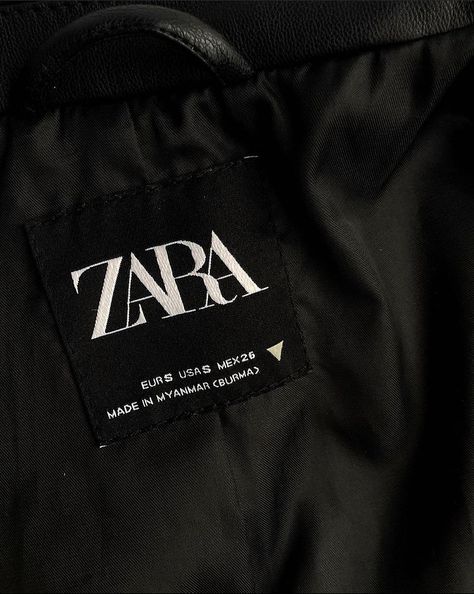 Zara Logo Aesthetic, Zara Logo, Zara Aesthetic, Zara Clothes, Store Aesthetic, Money Dress, Zara Store, Engagement Photo Outfits Fall, Dark Photo