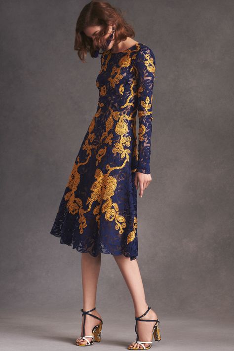 Oscar de la Renta Cruise 2016 New Month, New Fashion Season - NYTimes.com Resort 2016 Fashion, Embroidered Lace Dress, Lifestyle Travel, Maxi Skirts, 2016 Fashion, Elie Saab, Primavera Estate, Blue Dress, Look Fashion