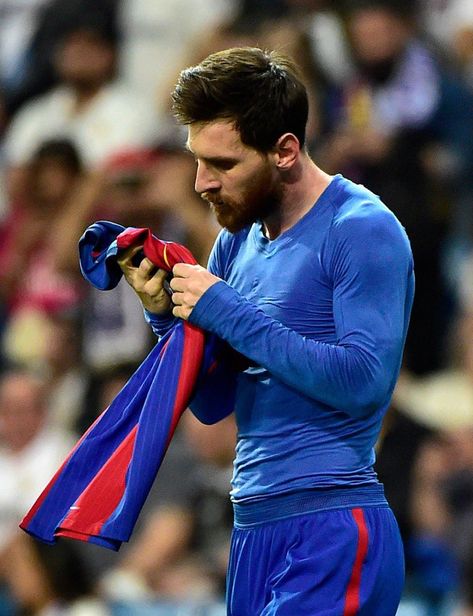 Messi Leaving Barcelona, Messi 2017, Santiago Bernabeu Stadium, Bernabeu Stadium, God Of Football, Messi Psg, Lio Messi, Lionel Messi Fc Barcelona, Messi Vs