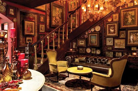 Sabyasachi store in Delhi Sabyasachi Store, Manhattan Hotels, Messy Nessy Chic, Indian Interiors, Boutique Ideas, Store Layout, Boutique Interior, Grand Staircase, Indian Traditional