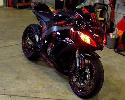 Dream bike! Red Monster Kawasaki Ninja Sick Motorcycles, Sepeda Motor Sport, Motor Kawasaki, Xe Ducati, Kawasaki Ninja 250r, Motocross Love, Kawasaki Zx10r, Kawasaki Bikes, Image Moto