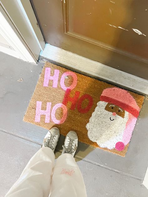 Door Mat Painting Diy, Diy Doormat Paint, Diy Painted Doormat, Diy Painted Door, Diy Front Door Mat, Painted Door Mat, Door Mat Diy, Painted Door, Front Door Mats