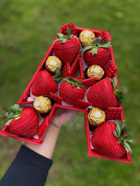 Number Strawberry Boxes, Number Boxes For Strawberries, Strawberry Gifts Ideas, Red Strawberries Chocolate, Chocolate Strawberries For Him, Valentine’s Day Strawberries For Him, Box With Sweets Gift Ideas, Strawberry Arrangement Ideas, Desert Box Gift