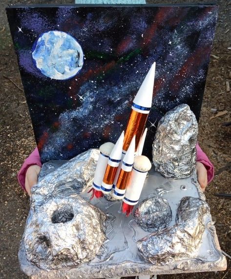 Space Rover Diy, Space Diorama For Kids, Science Projects For Kids School, Science Exhibition Projects, Diorama Kids, School Science Projects, Moon Projects, Earth Craft, Solar System Crafts