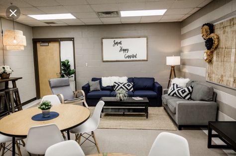 School Office Space Ideas, Modern School Office, Cozy Breakroom Ideas, Office And Break Room, Break Room Ideas Work, Staffroom Decor, Staff Workroom Ideas, Faculty Room Design, Office Hangout Space