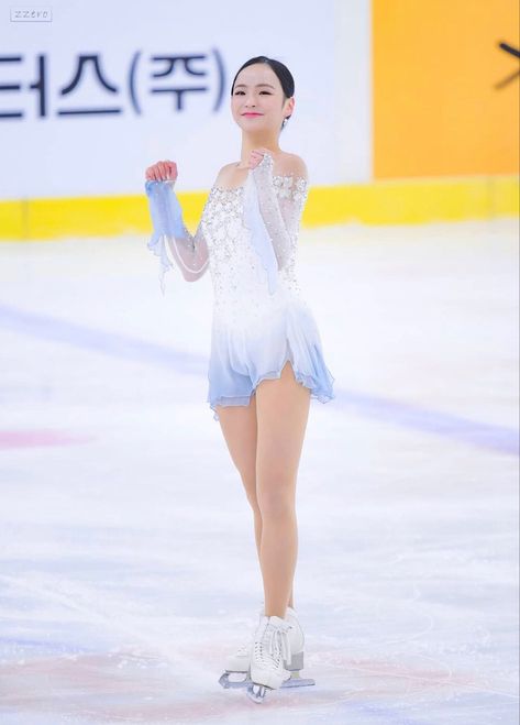 Lim Eunsoo, Figure Skater Costume, Figure Skater Outfit, Ice Skater Outfits, White Ice Skating Dress, White Figure Skating Dress, Ice Skater Dress, Gym Dress, Skater Outfit