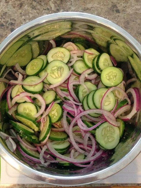 Sweet Pickled Cucumber Recipe, Pickled Cucumbers Sweet, Ice Cream Bucket Pickles, Sweet Mixed Pickles, Sweet Pickles Homemade Easy, Oh Snap Pickles, Cinnamon Pickles, Pickles Homemade Easy, Sweet Pickles Homemade