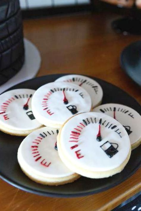 Car Themed Cookies, Car Birthday Ideas, Boy 16th Birthday, 2nd Birthday Party For Boys, Hot Wheels Party, Hot Wheels Birthday, Car Birthday Theme, Birthday Inspiration, Race Car Birthday Party