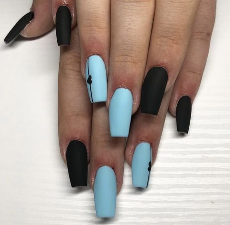 Black And Baby Blue Nails, Black And Light Blue Nails, Basic Blue Nails, Blue Matte Nails Design, Blue And Black Nail Ideas, Easy Blue Nails, Matte Navy Nails, Teal And White Nails, Blue And Grey Nails