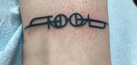 Tool Band Tattoos, Tool Tattoo Band, Tool Band Tattoo, Deftones Tattoo, Mini Tats, Tool Tattoo, New Tattoo Designs, Sick Tattoo, Tattoo Skin