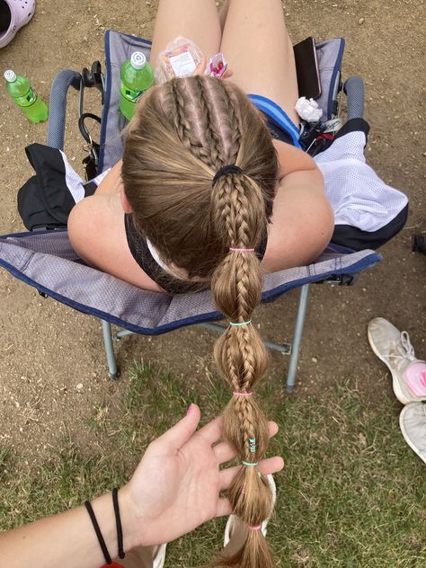 Easy Bubble Braid Hairstyles For Sports, Lacrosse Braids, Tennis Hair Styles, Lacrosse Game Day Hair, Girls Softball Hairstyles, Hairstyles For Track Meets, Bubble Braid Hairstyles For Sports, Track Hair Styles, Cool Braided Hairstyles For Sports