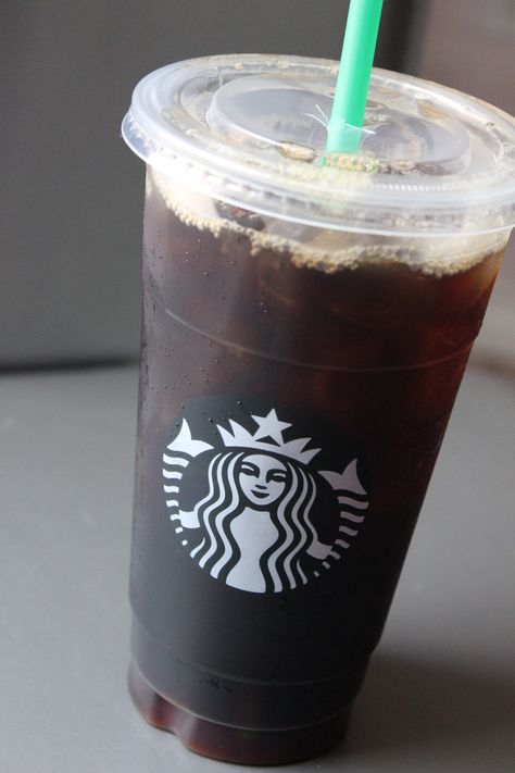 Black Iced Coffee Aesthetic, Ice Americano Coffee Aesthetic, Black Americano Coffee, Americano Coffee Aesthetic, Black Coffee Starbucks, Ice Americano Coffee, Iced Americano Starbucks, Starbucks Black Coffee, Iced Black Coffee