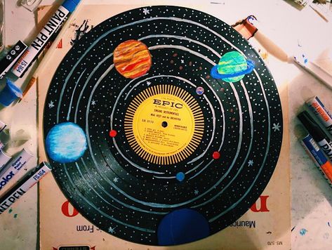 Decorated Vinyl, Solar System Painting, Vinyl Record Art Ideas, Painted Records, Vinyl Record Crafts, Vinyl Paintings, Painted Vinyl Records, Record Wall Art, Vinyl Art Paint