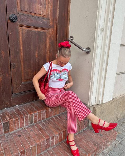 gingham is a neutral ♥️🍒 | Instagram Gingham Summer Outfit, Funky Outfits Summer, Red Gingham Outfit, Red Aesthetic Outfits, Cupid Core, Red Summer Outfits, Gingham Clothes, Street Fashion Aesthetic, Garden Outfit