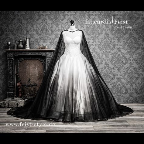 Extravagant Wedding Dress, Steampunk Wedding Dress, Cloak Black, Fashion Stage, Wedding Cloak, Gothic Bride, Wedding Couture, Unusual Wedding, Extravagant Wedding