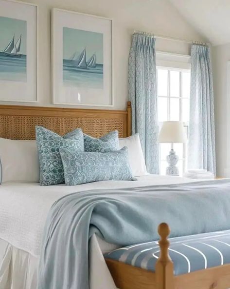 Transform Your Space: 30 Coastal Bedroom Ideas for a Serene and Stylish Retreat - placeideal.com Cape Cod Bedroom Ideas, Small Bedrooms Ideas, Small Bedroom Layouts, Ideas Small Bedroom, Cape Cod Bedroom, Hamptons Houses, Beach Cottage Bedroom, Coastal Bedroom Ideas, Modern Coastal Decor