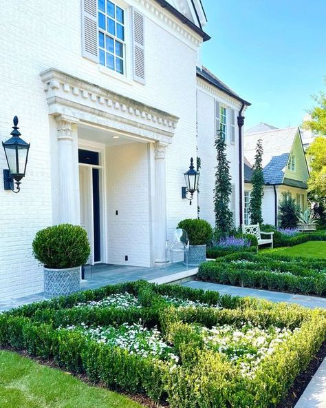 The Potted Boxwood - curb appeal - white house - white brick - white brick house Potted Boxwood, Pool Bath, Alexa Hampton, Biltmore Estate, Patio Designs, Exterior Ideas, House Tour, Outdoor Rooms, Backyard Decor