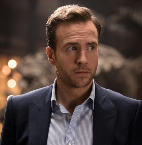 Rafe Spall, Beauty People, Black Mirror, Chris Evans, Actors, Mirror, Beauty, Black