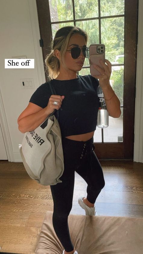 Marianna Hewitt, James Decker, Jessie James Decker, Jessie James, Fitness Journey, Cute Outfits, Mirror Selfie, Jesse James