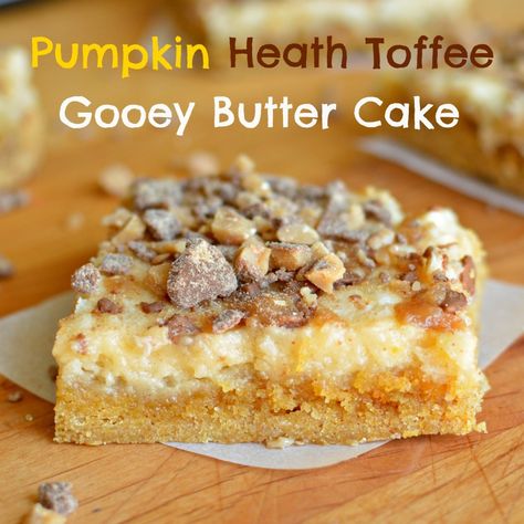 Pumpkin Toffee, Heath Toffee, Ooey Gooey Cake, Pumpkin Cake Mix, Pumpkin Hot Chocolate, Tuesday Recipes, Ooey Gooey Butter Cake, Butter Cakes, Gooey Cake