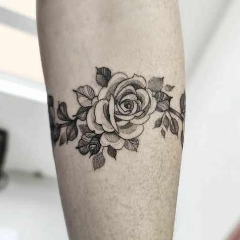 Roses Armband Rose Armband Tattoo, Bracelet Tattoo For Man, Timeless Tattoo, Tattoo Maker, Armband Tattoos, Occult Tattoo, Heart On Your Sleeve, Japan Tattoo Design, Flower Tattoo Arm