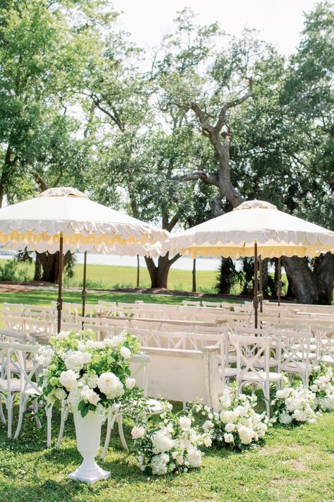 Scalloped Umbrella Wedding, Umbrellas For Wedding, Wedding Umbrellas, Vizcaya Wedding, Parasol Wedding, Umbrella Wedding, Wedding Mood Board, Wedding Mood, Wedding Trends