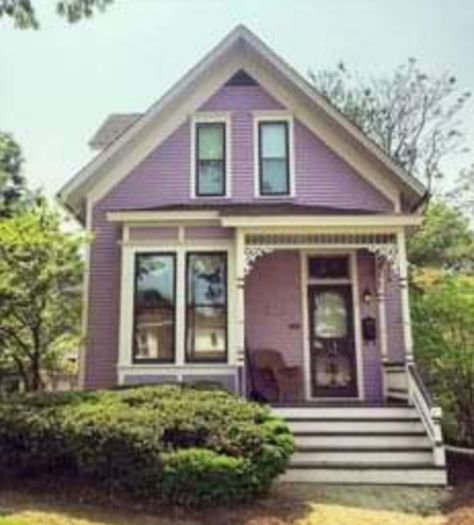 Cottage Pictures, Victorian Homes Exterior, Orchid House, Victorian Exterior, Victorian Colors, Purple House, Cottage Exteriors, Folk Victorian, Victorian Life